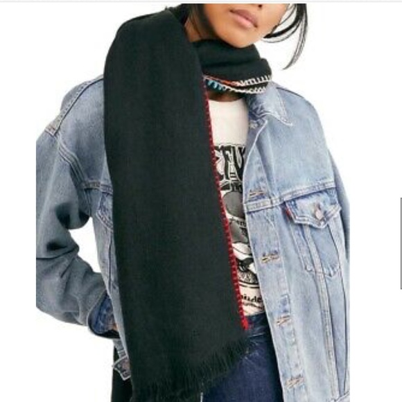 NWT FREE PEOPLE COMMON blanket THREAD STITCH SCARF - Picture 1 of 5